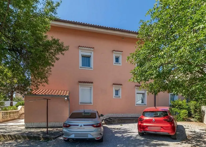 Pensjonat And With Parking Space - 19963 Novi Vinodolski